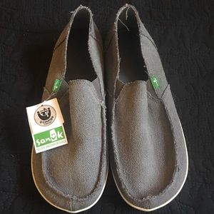 Sanuk shoes